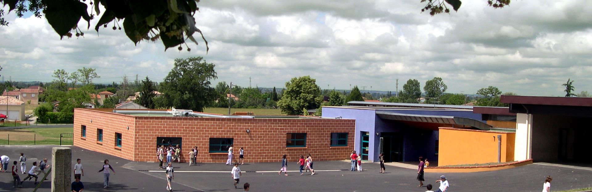 Ecole élémentaire " Le grand cèdre "